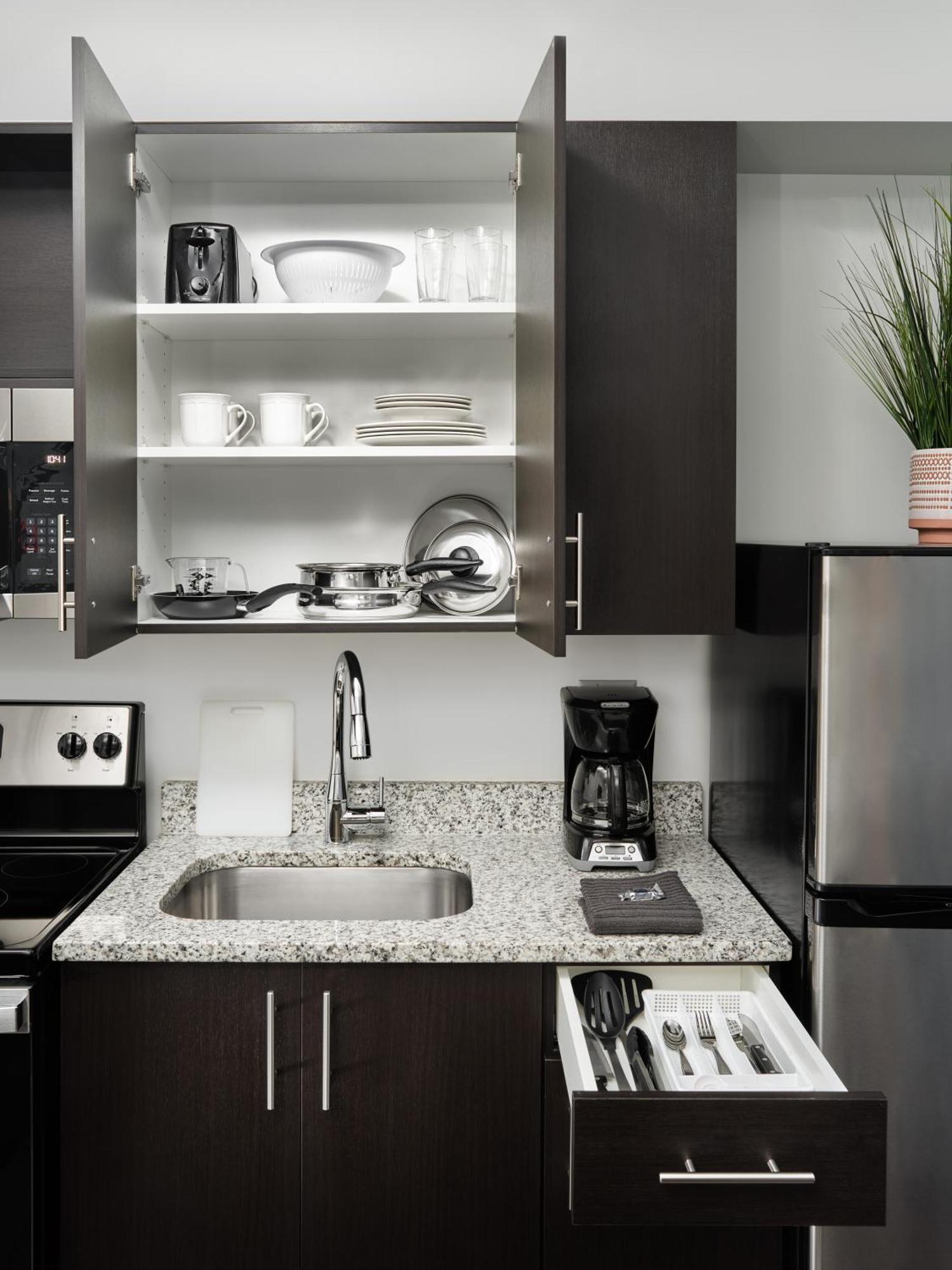 Stayapt Suites Atlanta-Newnan Εξωτερικό φωτογραφία