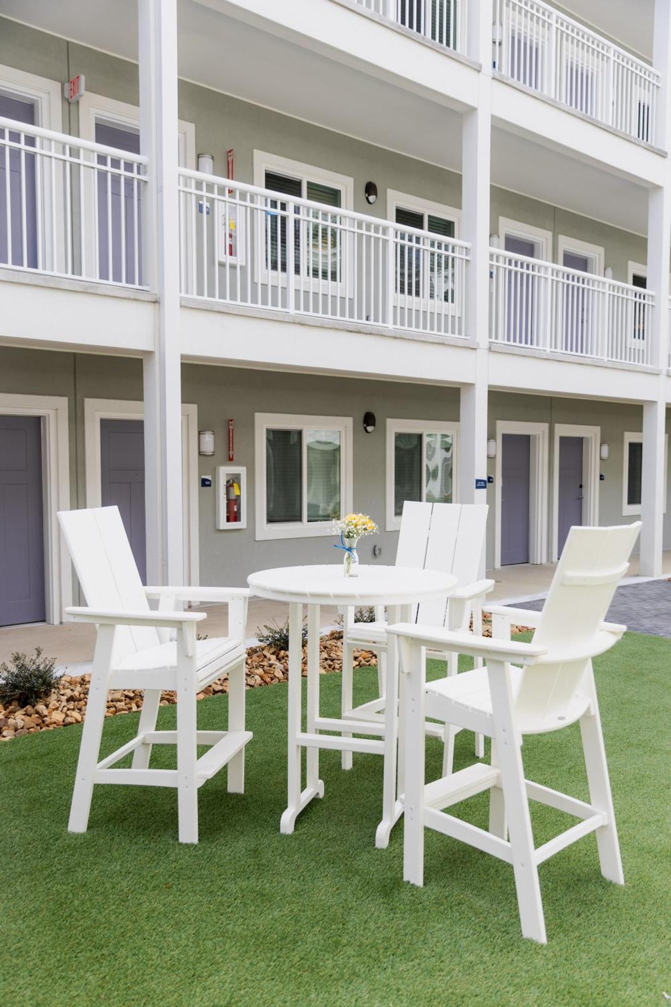 Stayapt Suites Atlanta-Newnan Εξωτερικό φωτογραφία